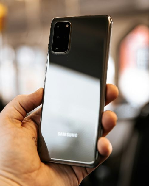 スマートフォン決済ができなくなったということは新たな借り入れができない情報が信用情報に登録されているからです