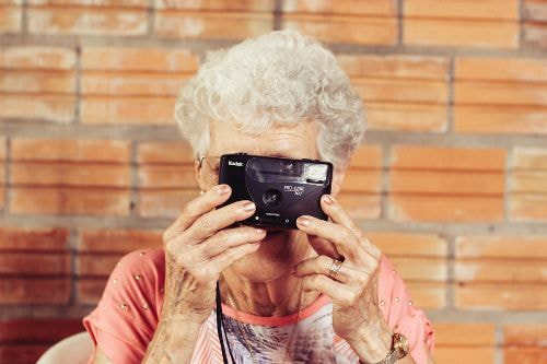 100歳時代到来。債務整理もシニアでも可能