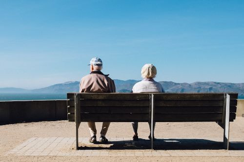 シニア世代で増加の自己破産。弁護士に相談することは恥ずかしいことではない。