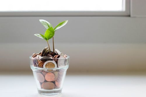 貯金ができる人は、お給料から先に貯金をして残ったお金で暮らすことを習慣づけているから
